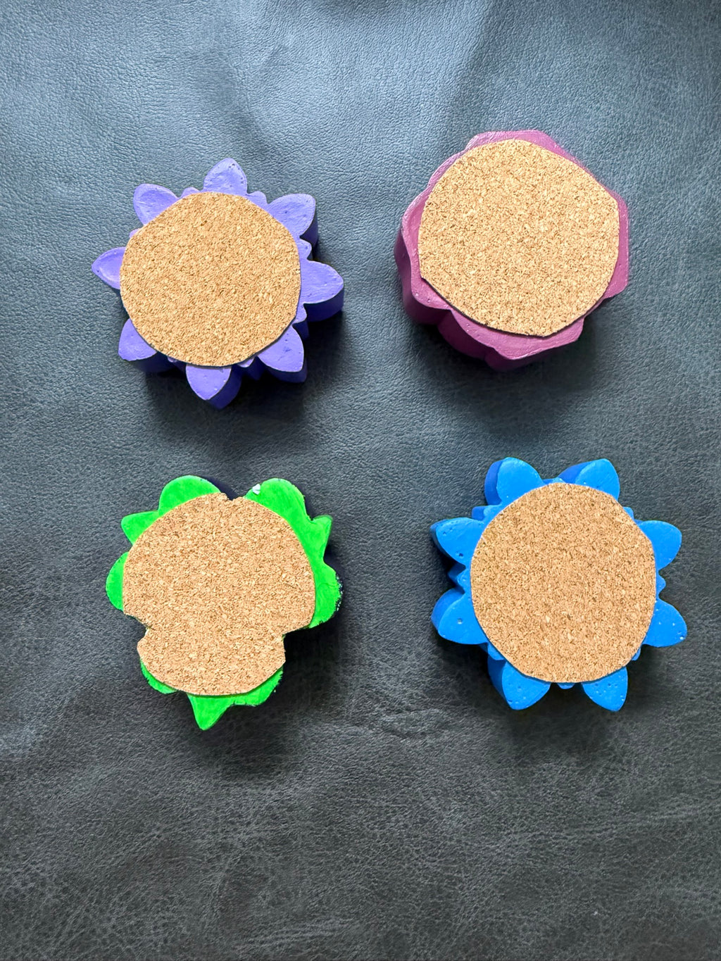 Cork bottoms of the round daisy fabric weights